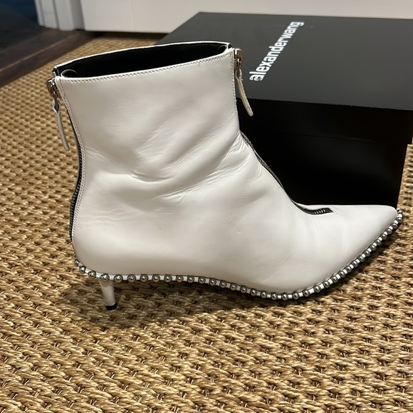 Alexander Wang White low calf booties with kitten heels - Picture 2 of 11